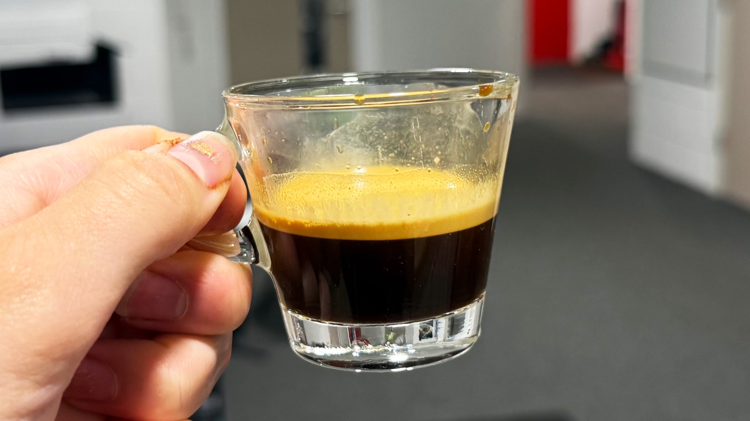 an espresso shot made on the flair 49 pro espresso machine