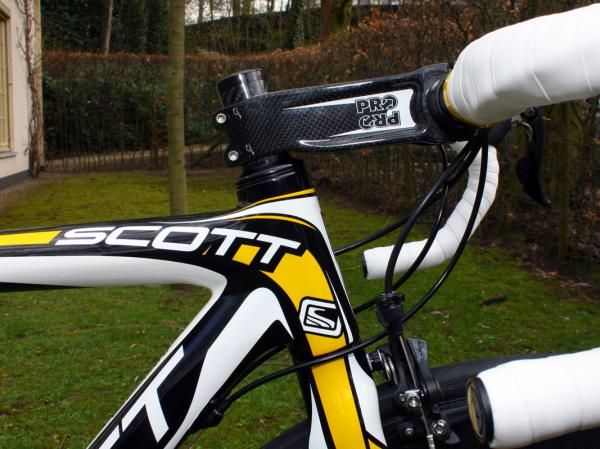 Like most pros, Cavendish prefers his stem almost as low as possible.