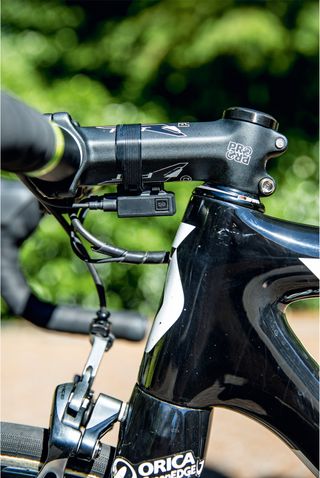 Pro negative angle stem: Yates runs a stem with a negative angle to place the bars as low as possible