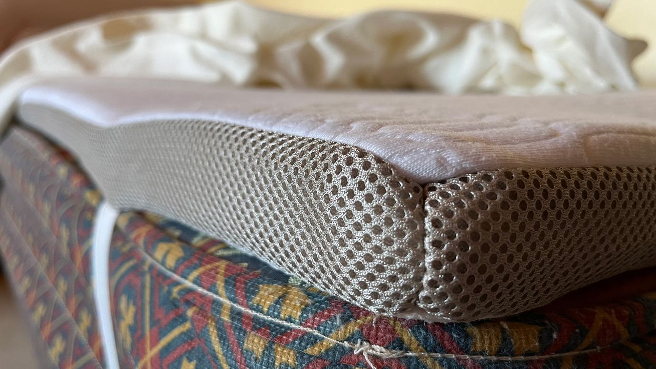 REM-Fit Halo memory foam topper