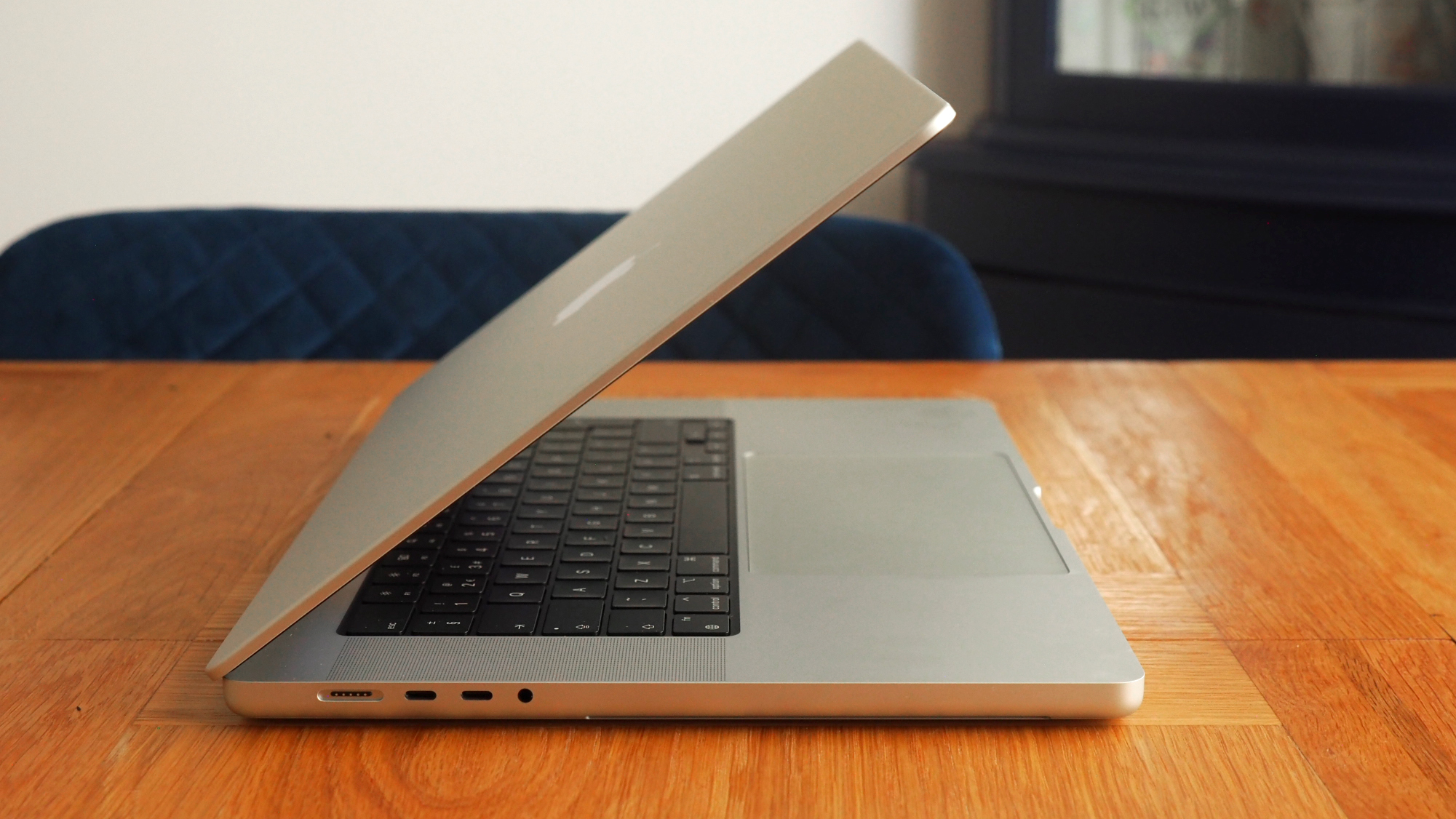 Apple MacBook Pro 16-inch (M2 Pro, 2023) Review: A Mind-blowing Beast ...