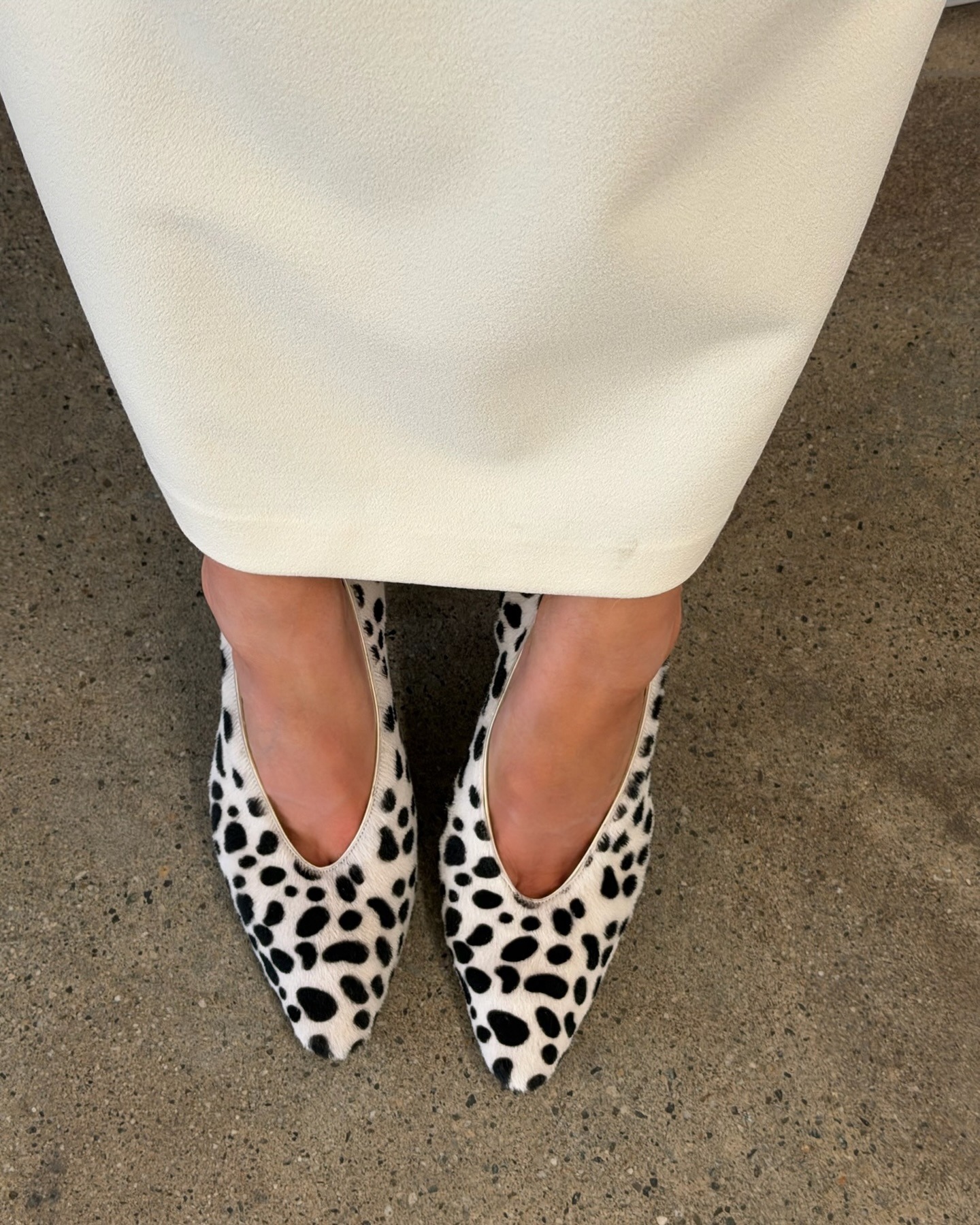 @hoskelsa wearing dalmatian print heels