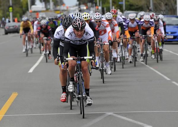 Team Ascot Park Hotel lead the peloton on the first of three laps of Queens Park in Invercargill.