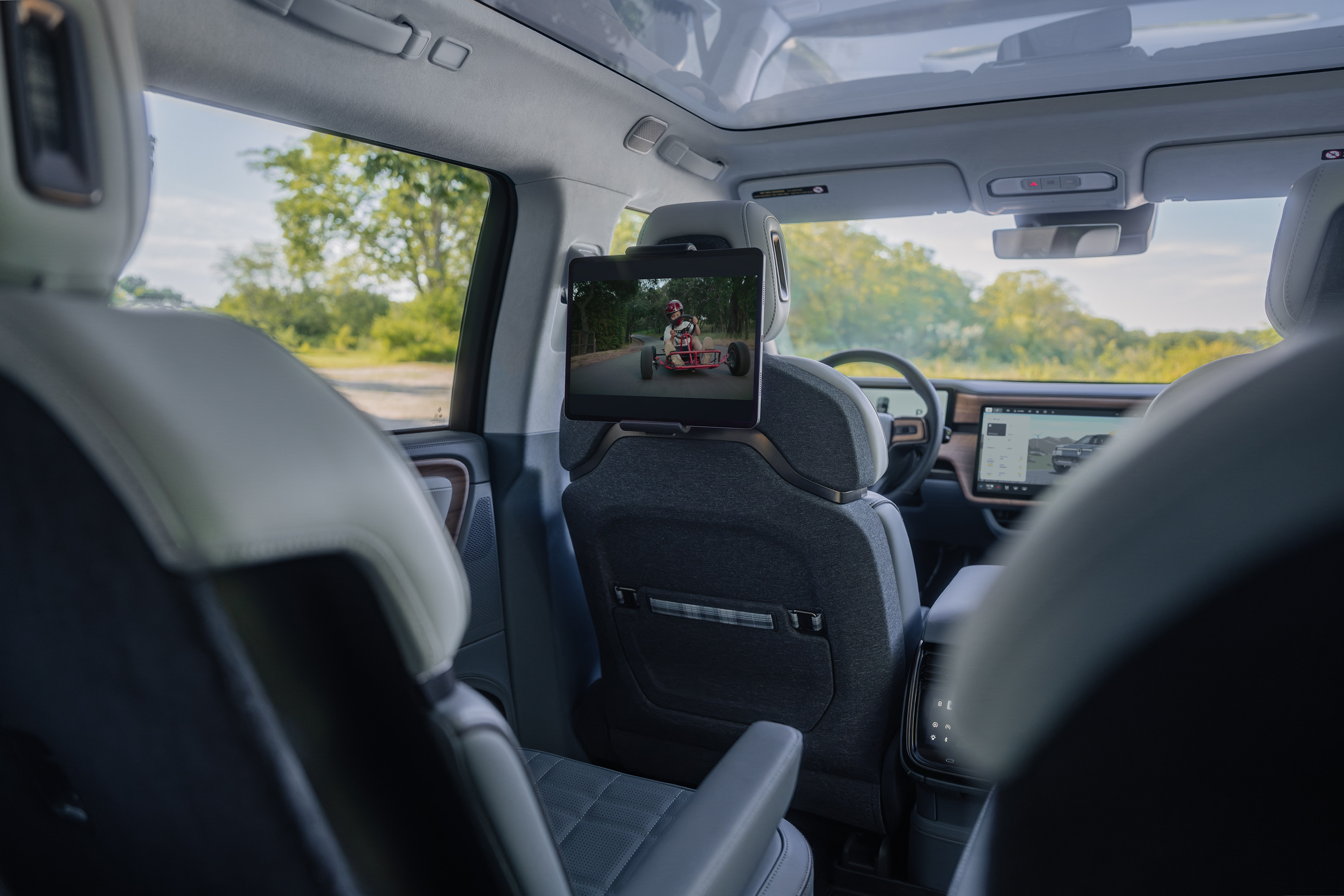Inside the updated MY2027 Rivian R1S