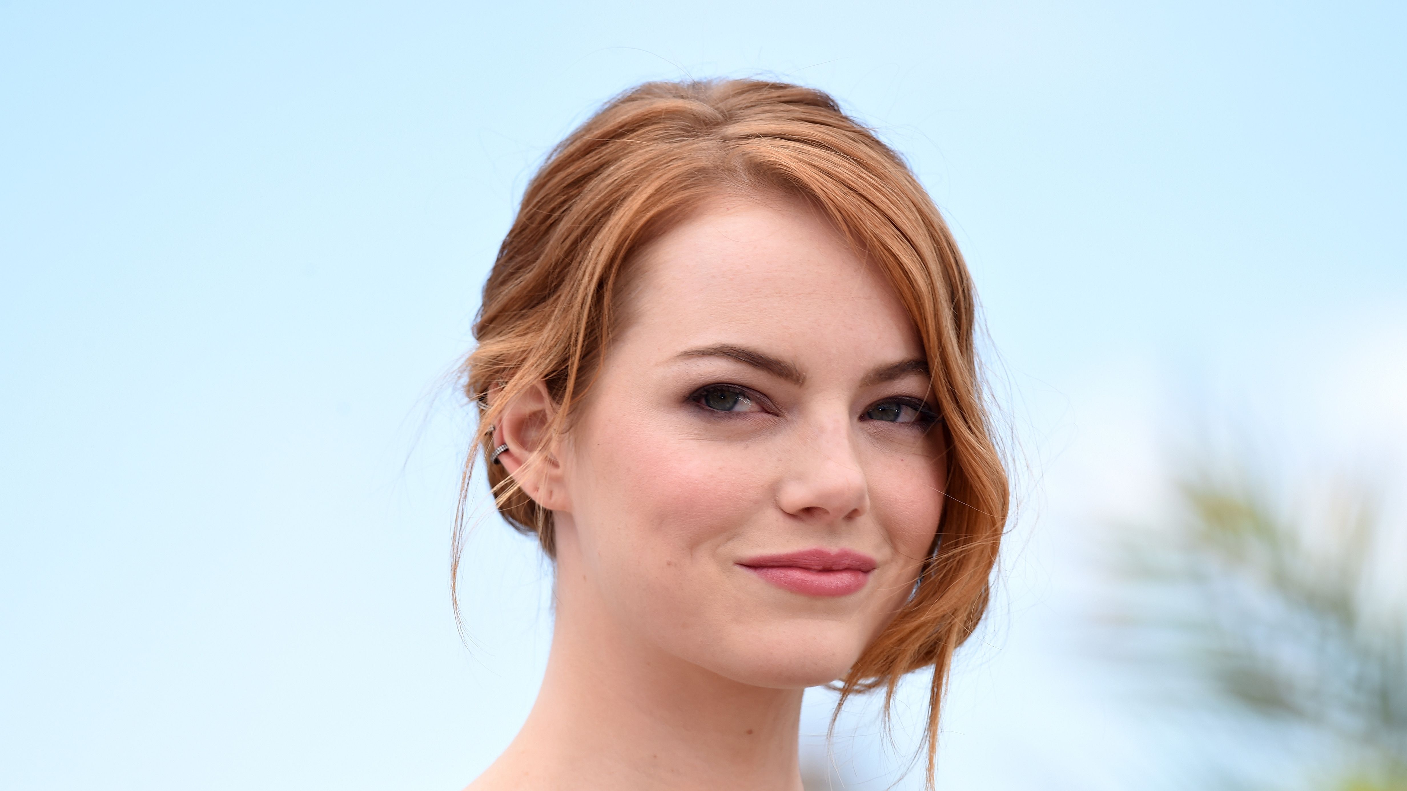 Get The Look: Emma Stone's Hair And Makeup At The 2012 Met Ball