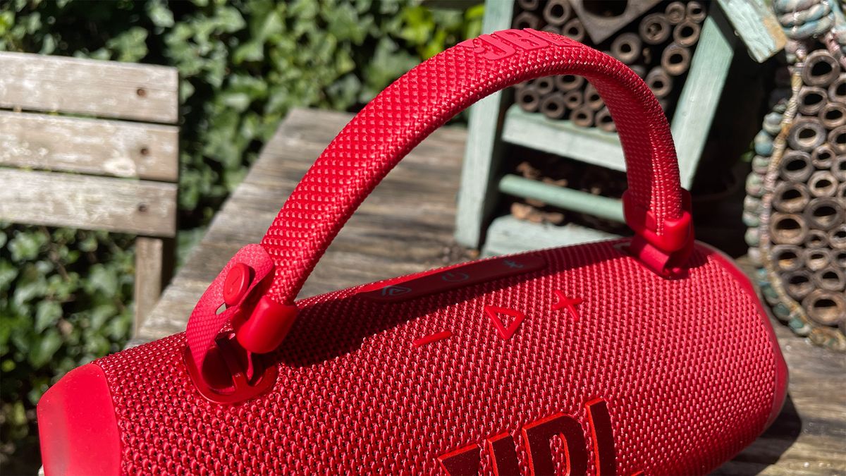 JBL Charge 6 wireless speaker