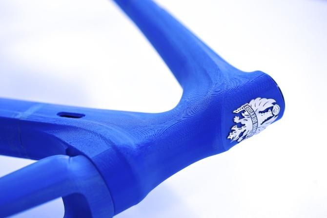 The shape of the head tube can be seem in the resin prototype