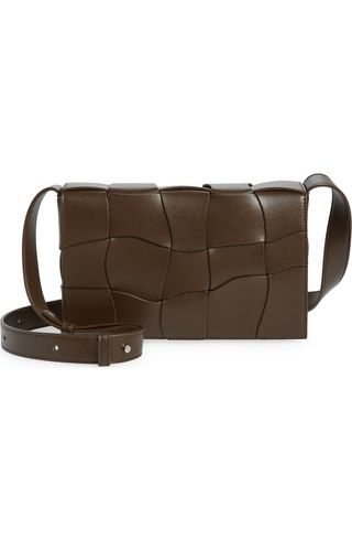 Medium Cassette Wavy Intrecciato Leather Crossbody Bag