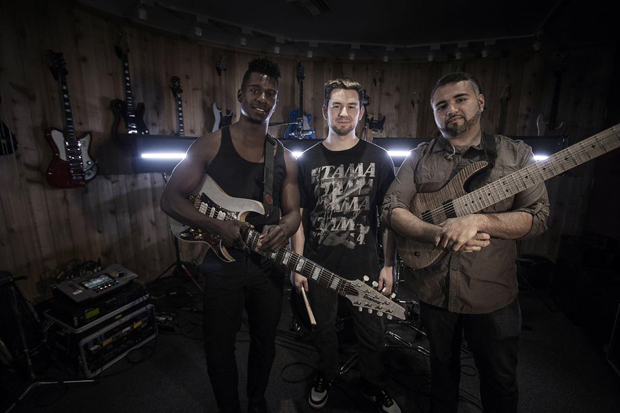 Animals As Leaders Perform "Kascade" from 'At Guitar Center with Nic