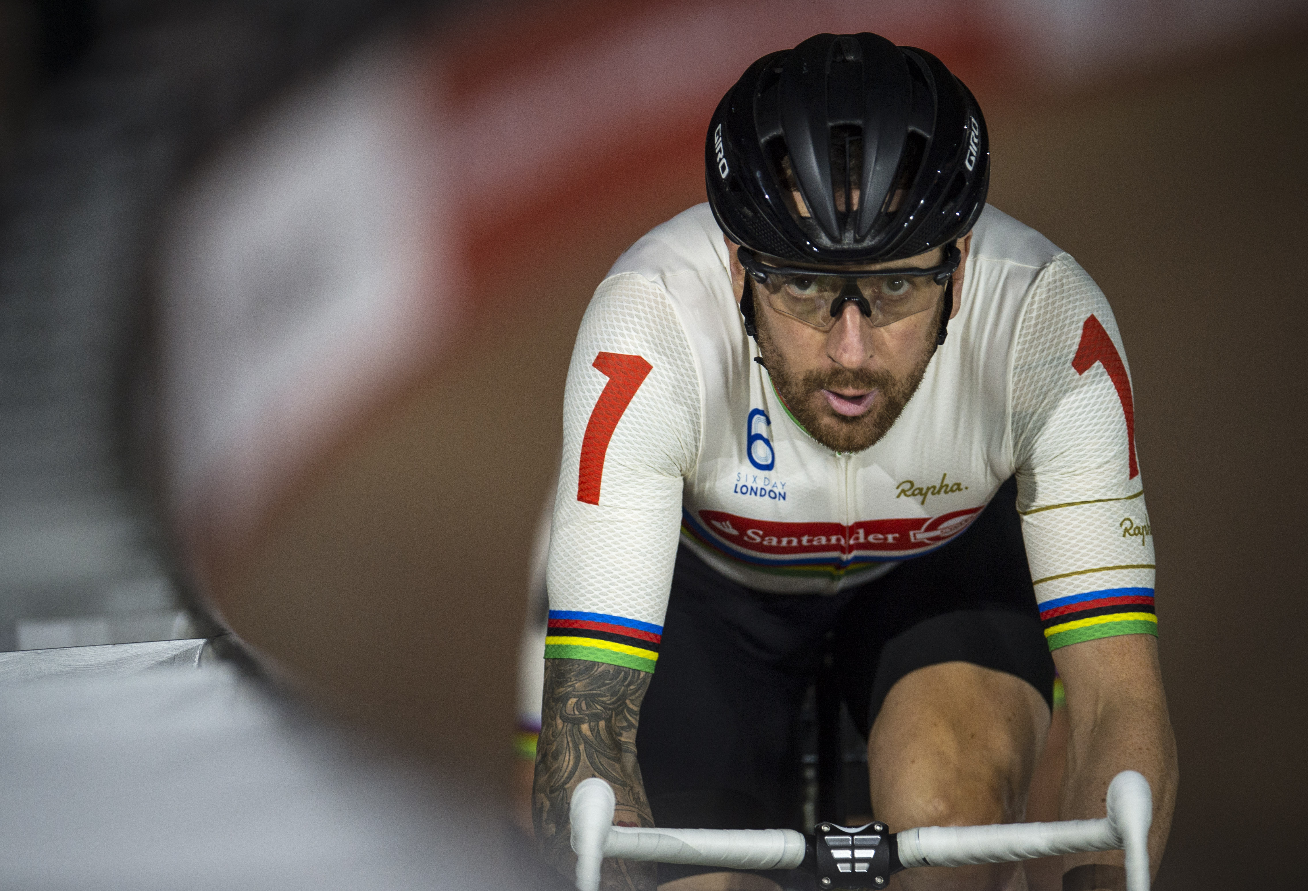 LONDON, ENGLAND - OCTOBER 25: Bradley Wiggins of Great Britain competes in the Madison Chase Six Day London Cycling at the Velodrome on October 25, 2016 in London, England. (Photo by Justin Setterfield/Getty Images)