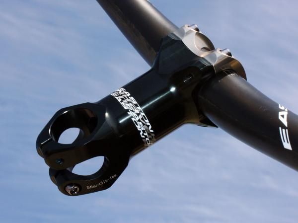 The new Easton Haven alloy stem uses a large-diameter extension and wide handlebar clamp to squelch torsional flex.