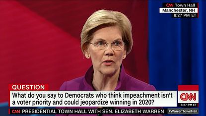 Elizabeth Warren pushes for impeaching Trump