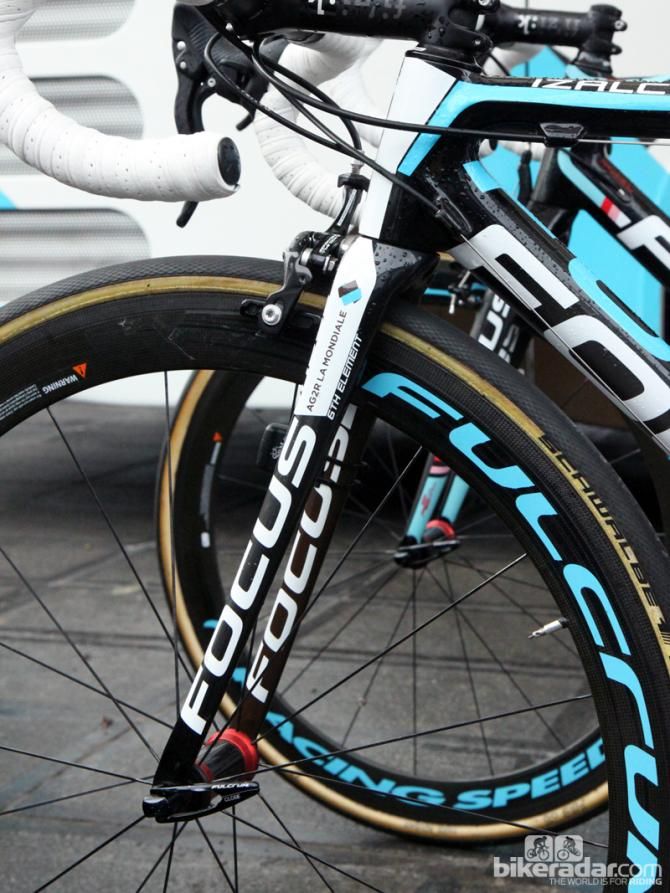 Ag2r-La Mondiale's new Focus Izalco Max framesets feature slimmed-down forks that look to be more comfortable than previous versions