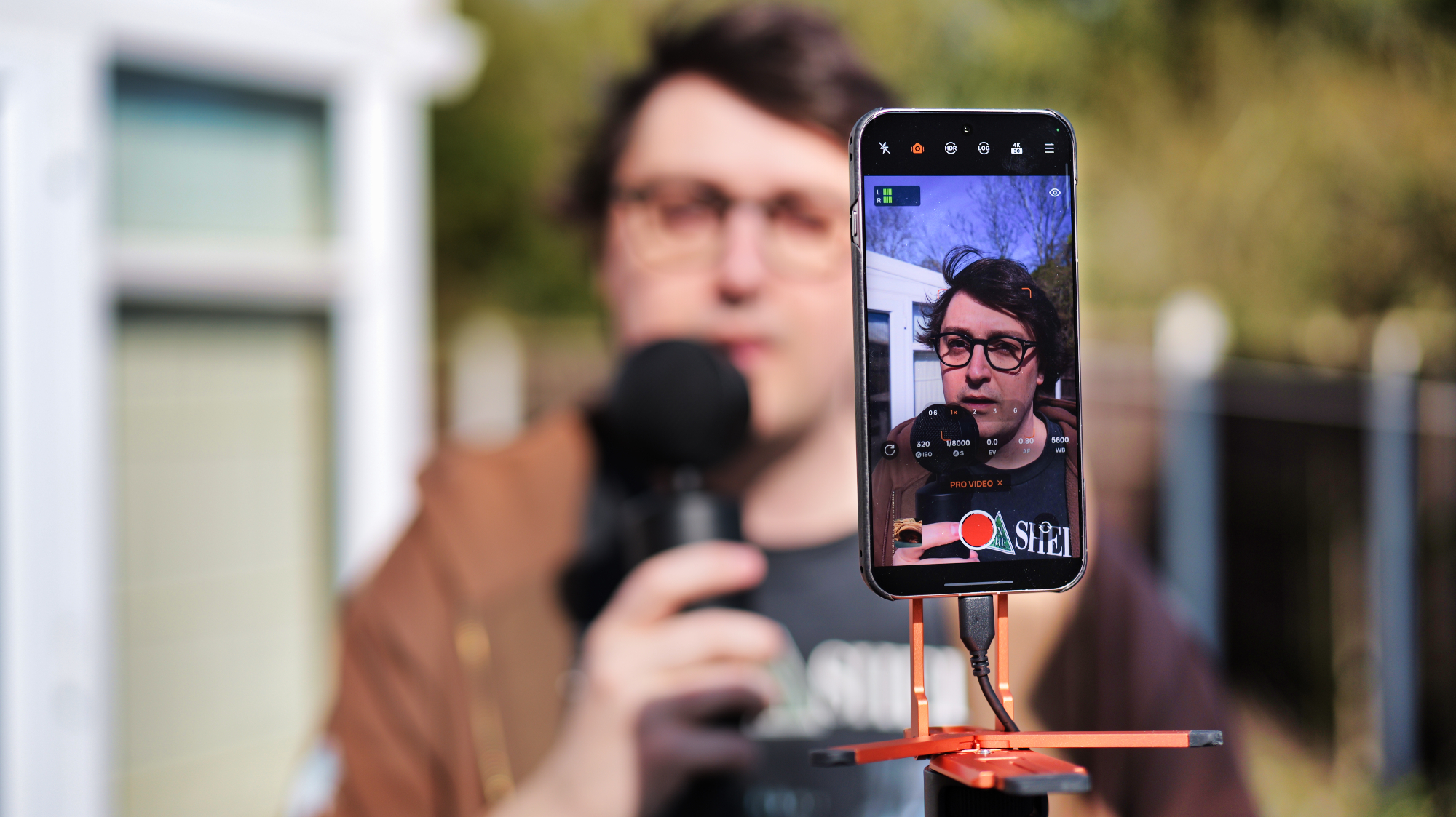 Shure MVX2U Gen 2 being used with Oppo Find X9 Pro and Neat King Bee II