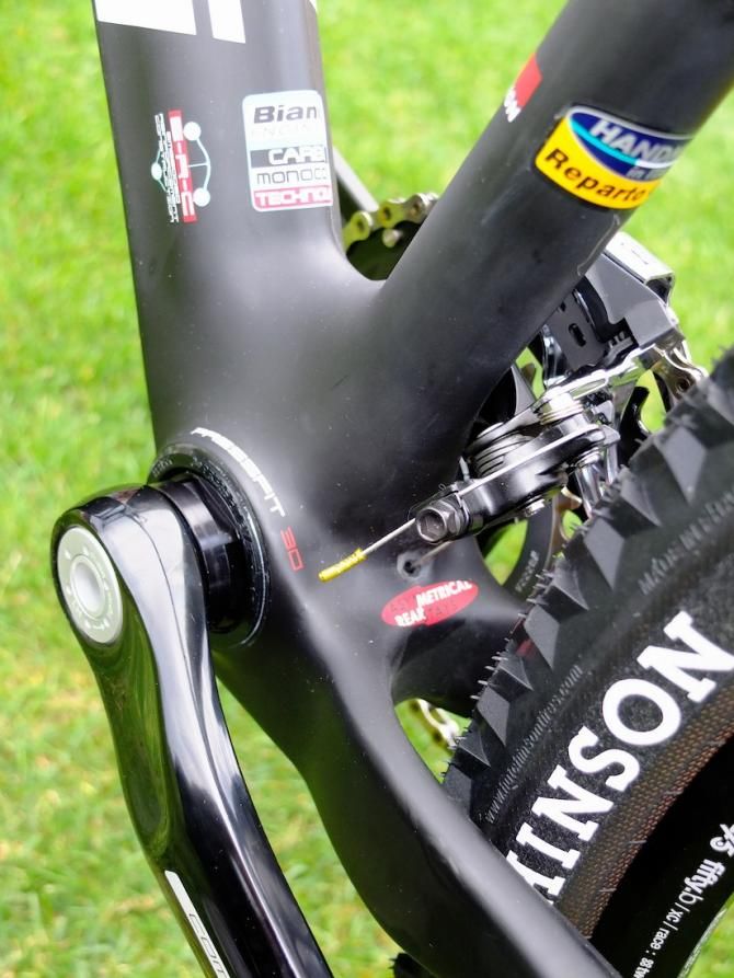 Press fit 30 BB and asymmetric chain stays