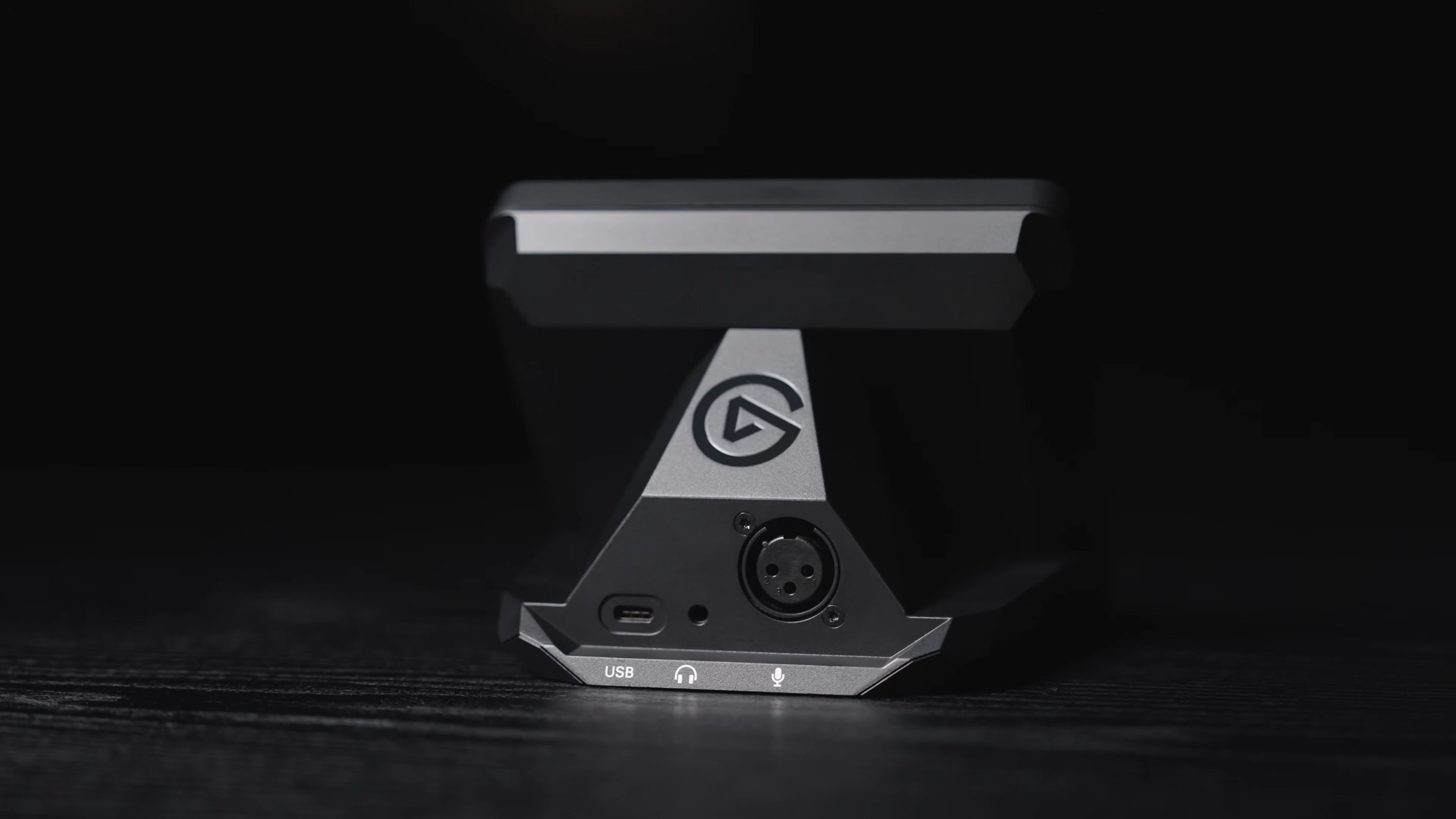 The back of the Elgato XLR Dock ML.2 showing its connection ports