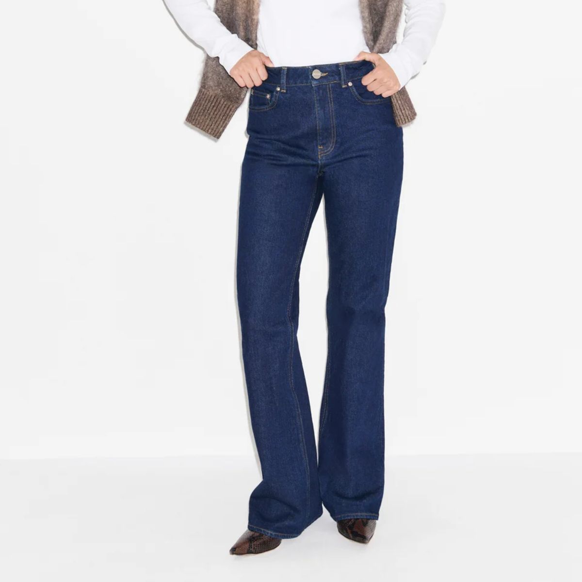ALIGNE, Mid Rise Straight Flare Jeans