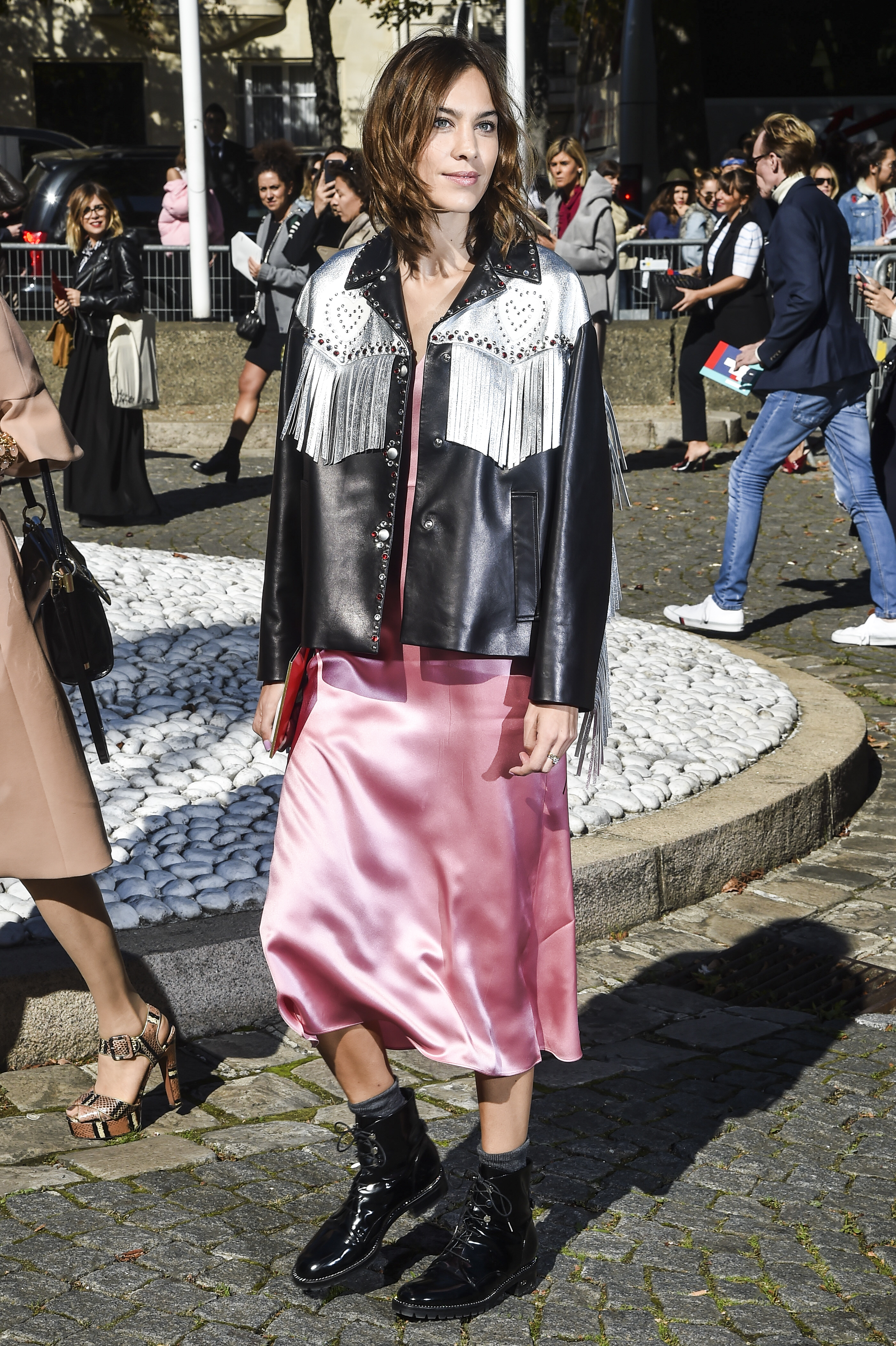 PARIS, FRANCE - OCTOBER 05: Alexa Chung is seen arriving at Miu Miu Fashion show during Paris Fashion Week Spring/Summer 2017 on October 5, 2016 in Paris, France. (Photo by Jacopo Raule/GC Images)