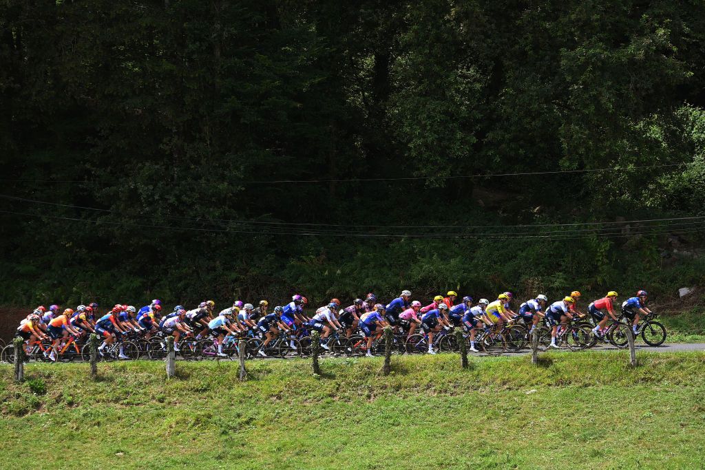 MONTIGNACLASCAUX FRANCE JULY 25 A general view of the peloton passing through a landscape during the 2nd Tour de France Femmes 2023 Stage 3 a 1472km stage from CollongeslaRouge to MontignacLascaux UCIWWT on July 25 2023 in MontignacLascaux France Photo by Alex BroadwayGetty Images