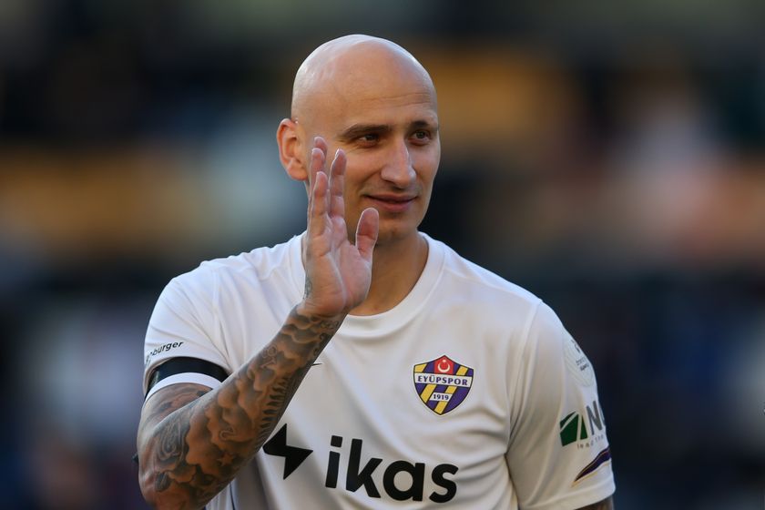 Jonjo Shelvey spent the first half of last season at Turkish Super Lig side Eyupspor, before signing a short-term deal with Burnley