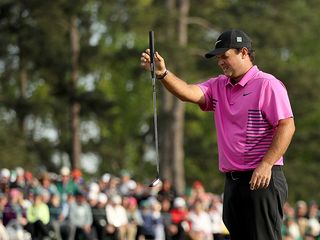 Patrick Reed using the plumb bob putting technique to win the 2018 Masters