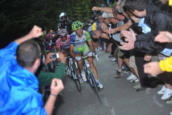 Vincenzo Nibali (Liquigas-Cannondale) tried in vain to shake off Alberto Contador (Saxo Bank-SunGard).