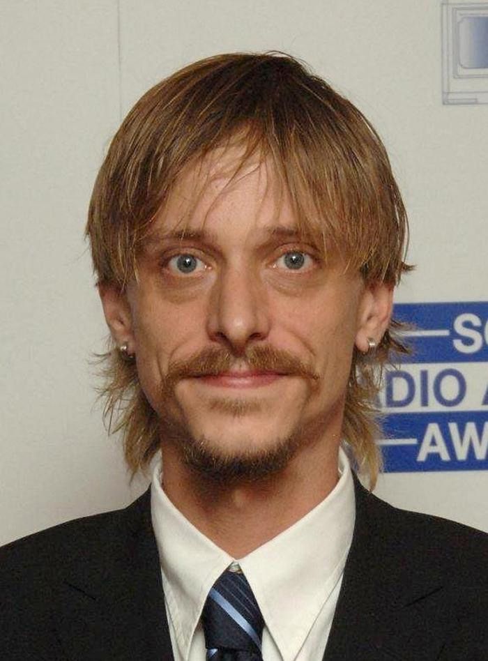 Mackenzie Crook, Eccleston cast in BBC1&#039;s Accused