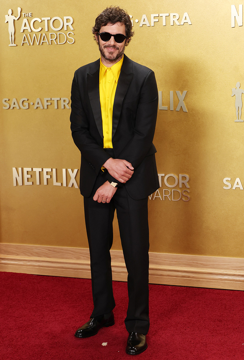 Adam brody in a suit at the actor awards.