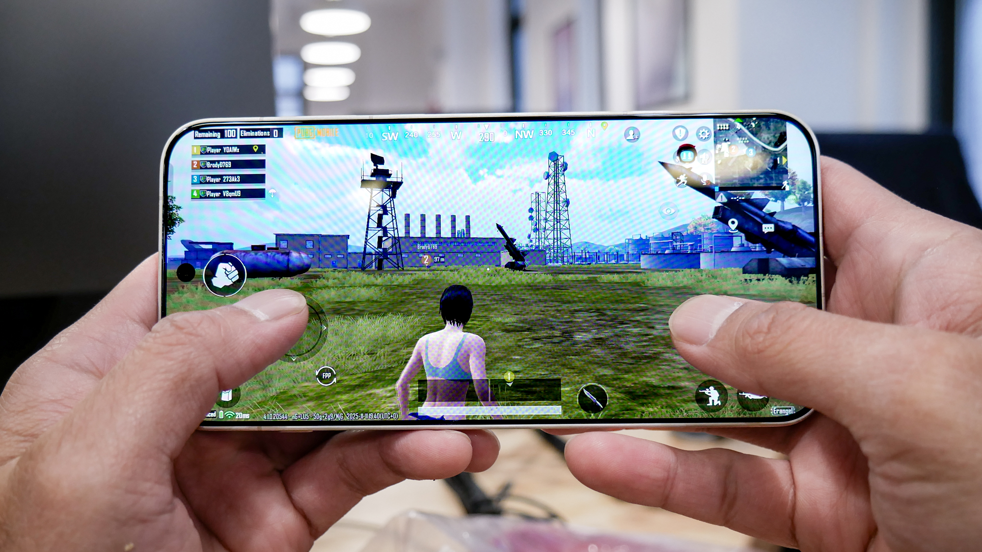 OnePlus 15 running PUBG Mobile at 165Hz refresh rate.