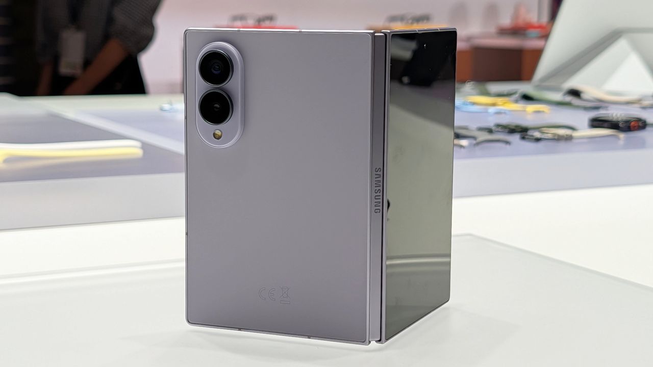 Samsung Z Fold 8