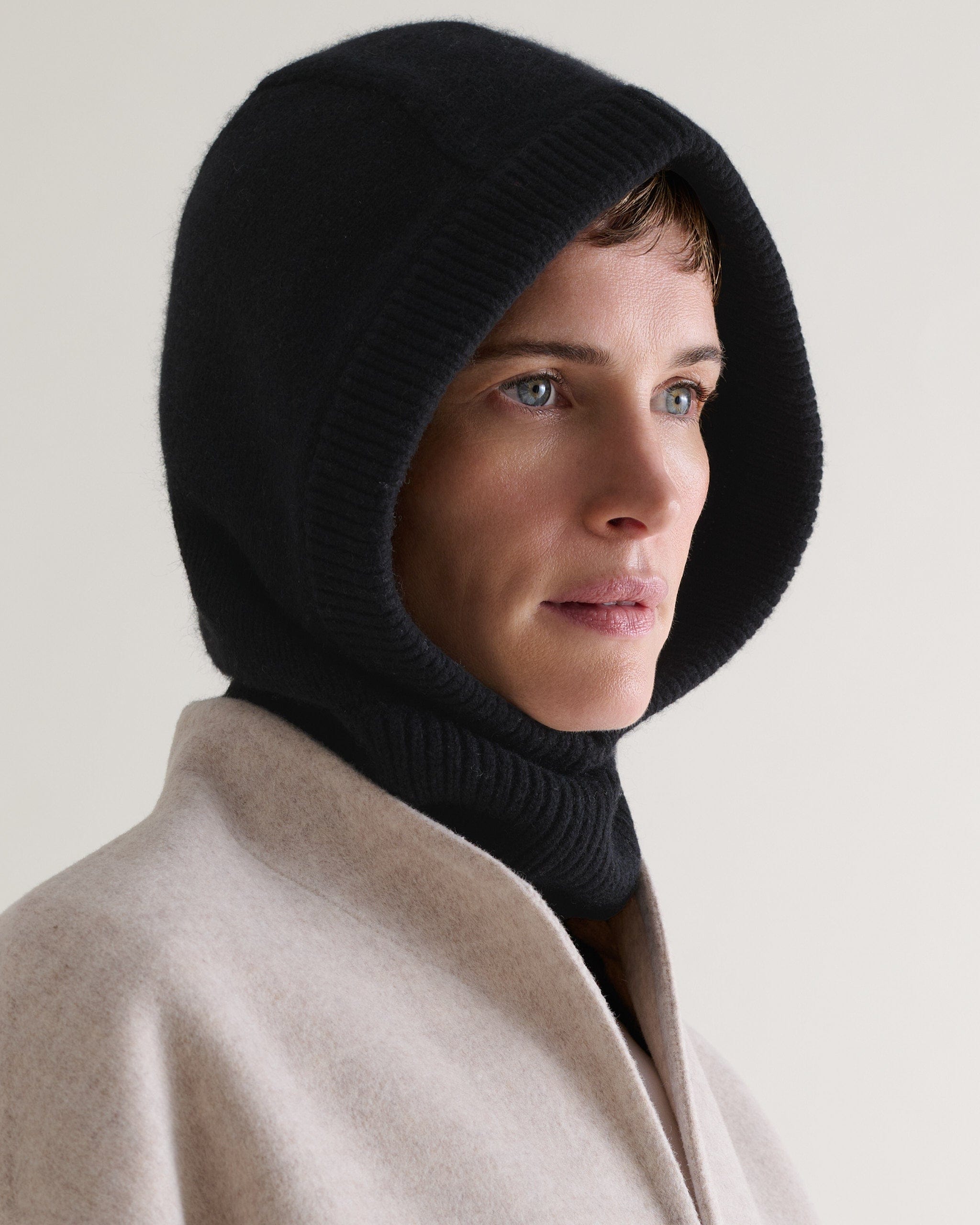 Women&#039;s Cashmere Merino Knitted Hood - Chocolate