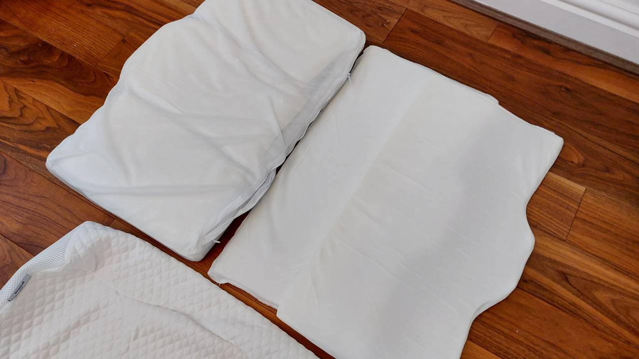 Groove Adjustable Memory Foam Pillow