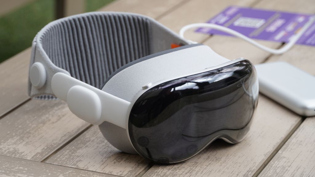 Complete guide to Vision Pro streaming: When to use Apple TV, Safari