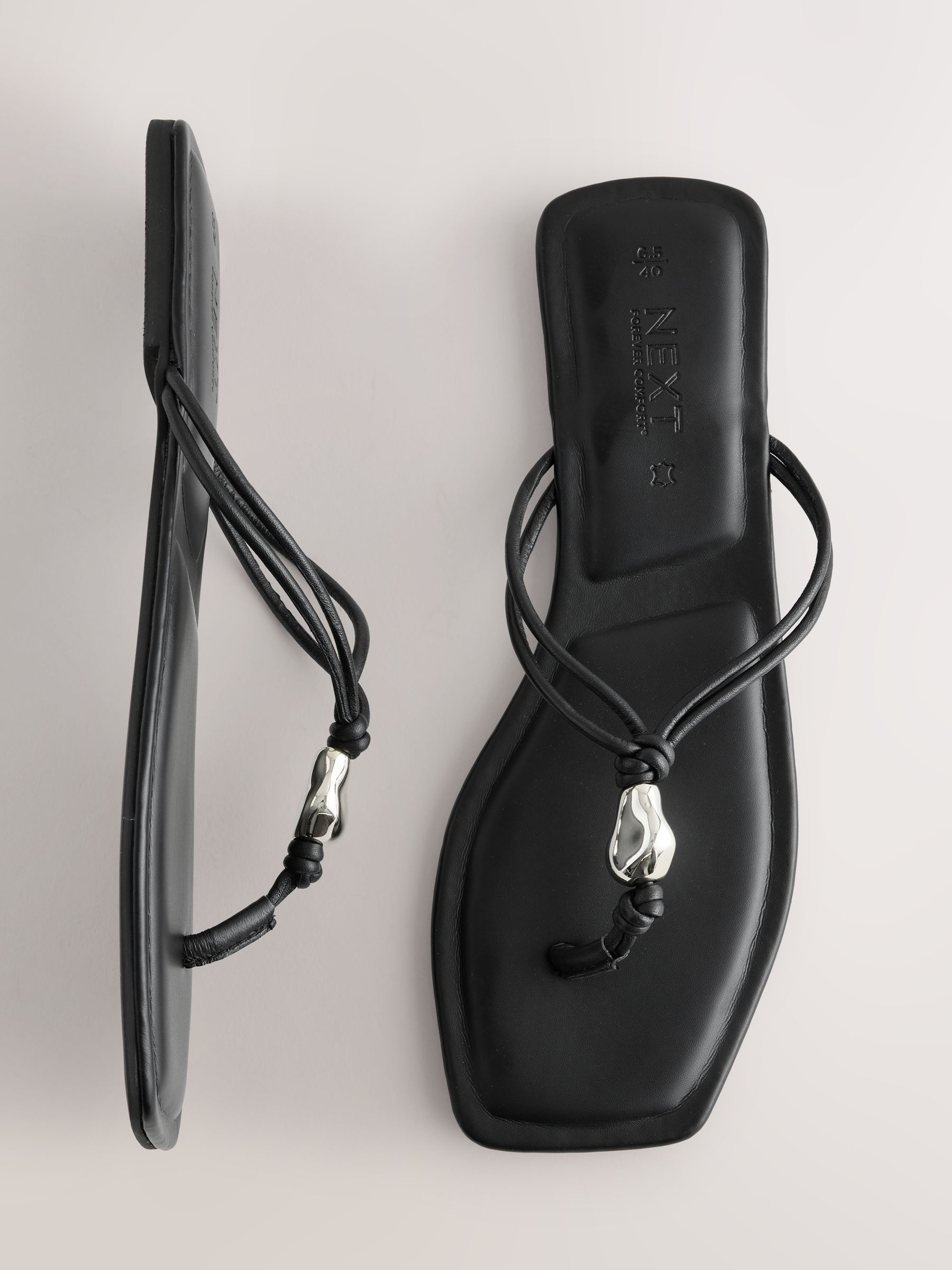Black Leather Forever Comfort&amp;reg; Hardwaretrim Toe Thong Sandals - Size 3 Eu 35.5