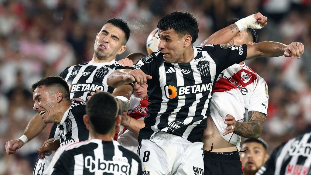 Atletico Mineiro players rise to head the ball against River Plate in the round before the final of the Copa Libertadores featuring Atletico Mineiro vs Botafogo