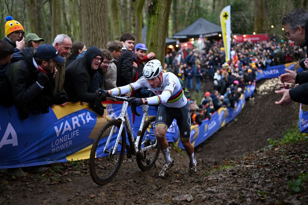 GAVERE BELGIUM DECEMBER 26 Mathieu Van Der Poel of The Netherlands and Team AlpecinDeceuninck competes in the chase group during the 3rd UCI Cyclocross World Cup Gavere 2024 Mens Elite on December 26 2024 in Gavere Belgium Photo by Luc ClaessenGetty Images