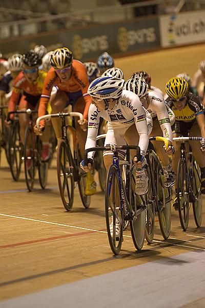 Italian star Giorgia Bronzini keeps watch on the rest of the field during the womens' 20km points race final.