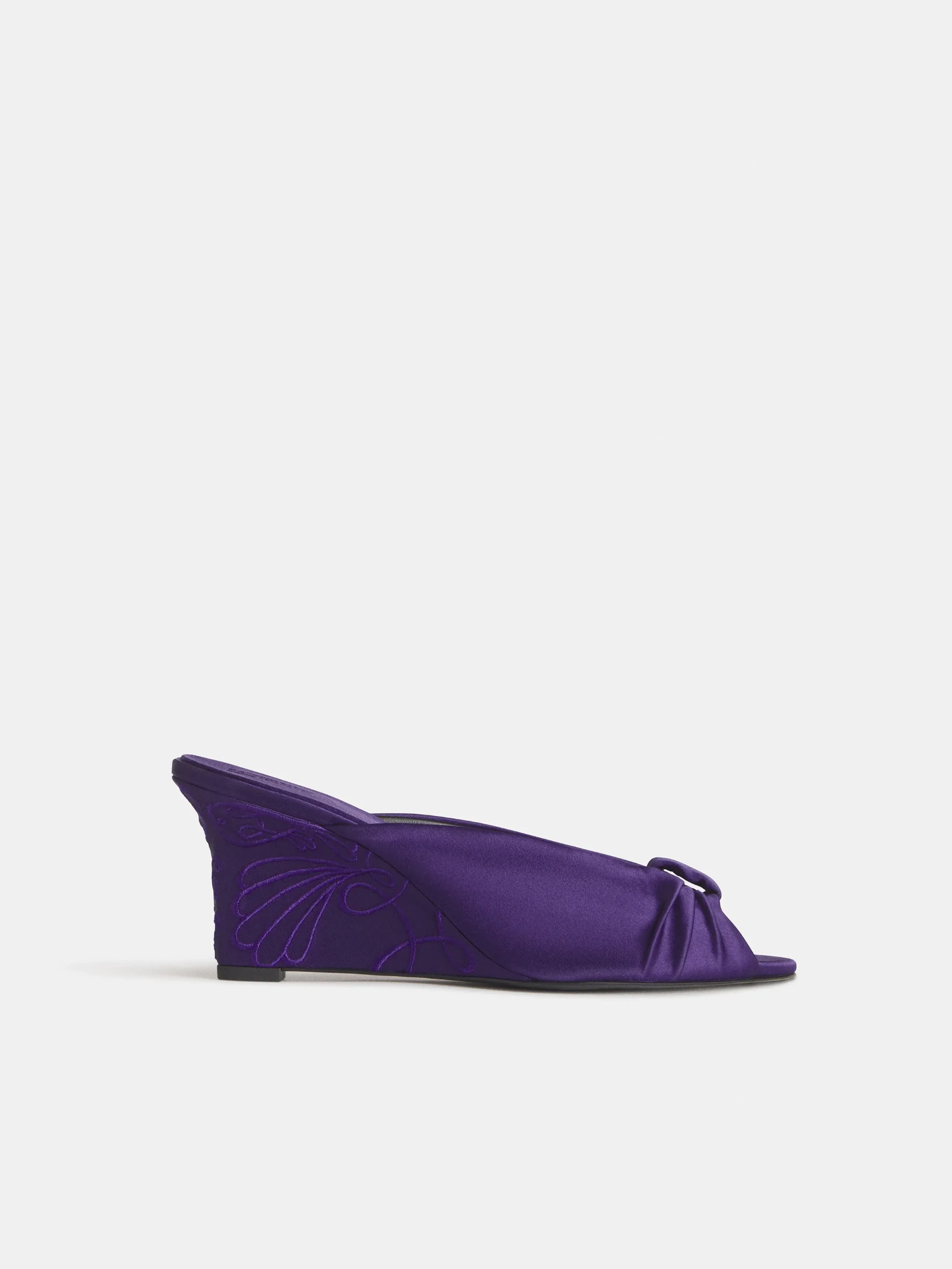 Reformation, Enya Wedge