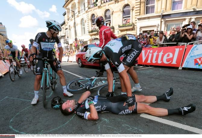 Mark Cavendish (Omega Pharma-Quickstep) in a world of pain