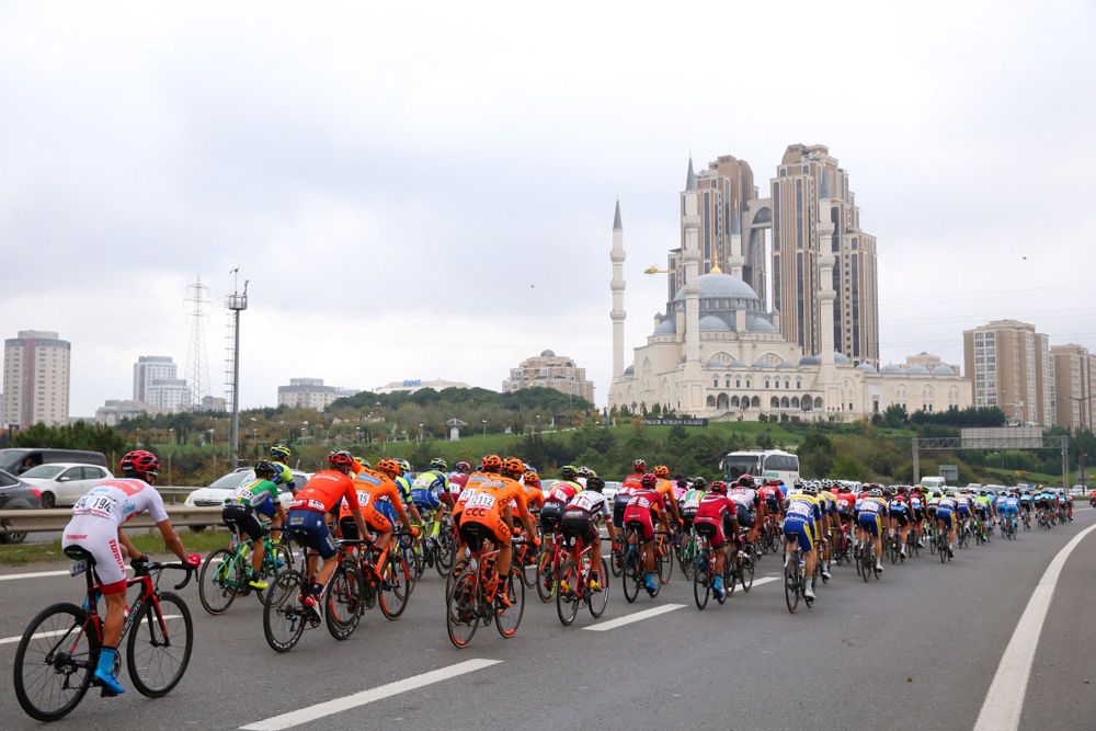 The Tour of Turkey peloton arrives in Istanbul