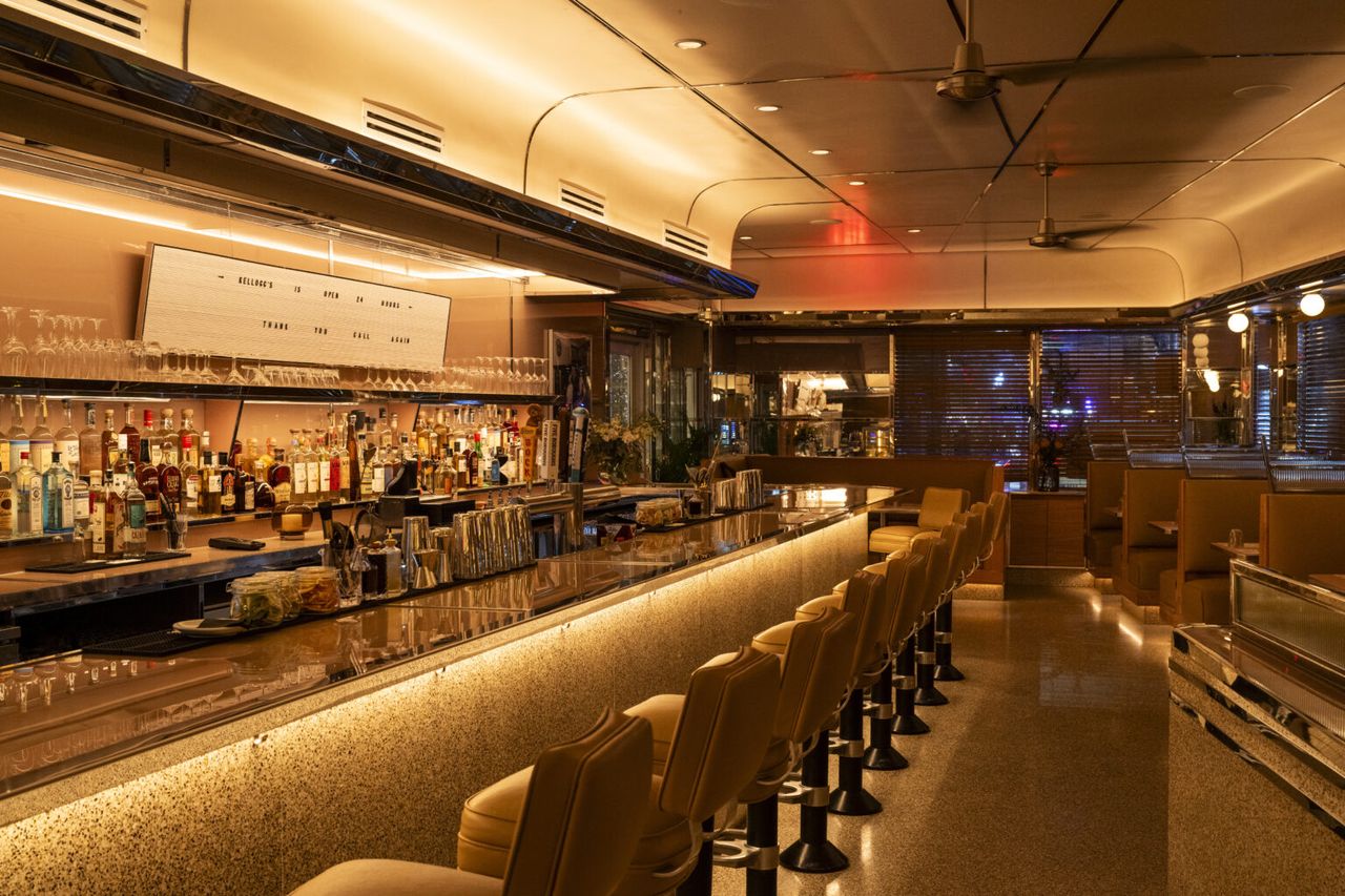 The diner-inspired interiors of Kellogg's Diner are enough to transport you back in time.