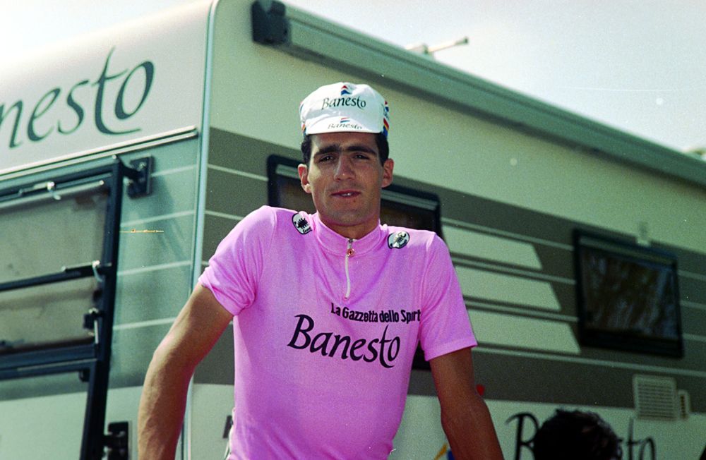1992, Giro d'Italia, stage 04 Miguel Indurain in the maglia rosa