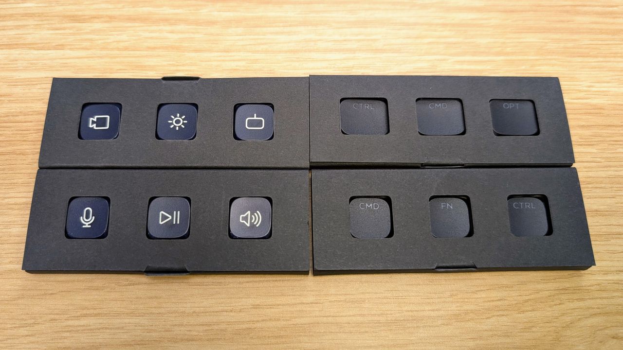 Corsair Vanguard Air 99 Wireless extra keycaps.