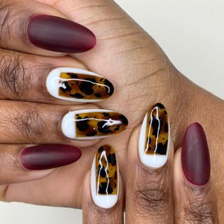 @paragonnails burgundy nail art