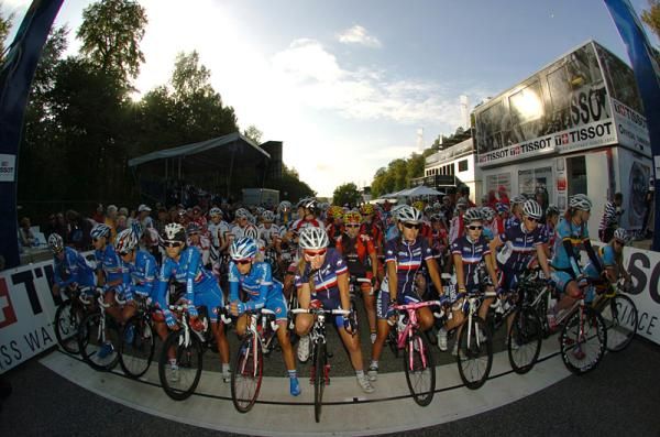 France and Italy crowded the front row at the junior women's start