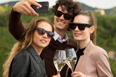 VdO_selfie-branded.jpg