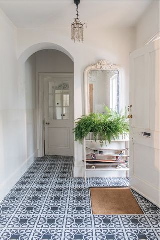 Hallway with LVT tiles