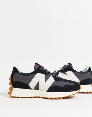 New Balance 327 Trainers in Black