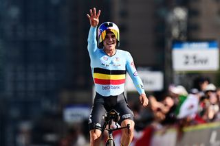 As it happened: Defending champion makes history at Road World Championships 2026 elite men's individual time trial