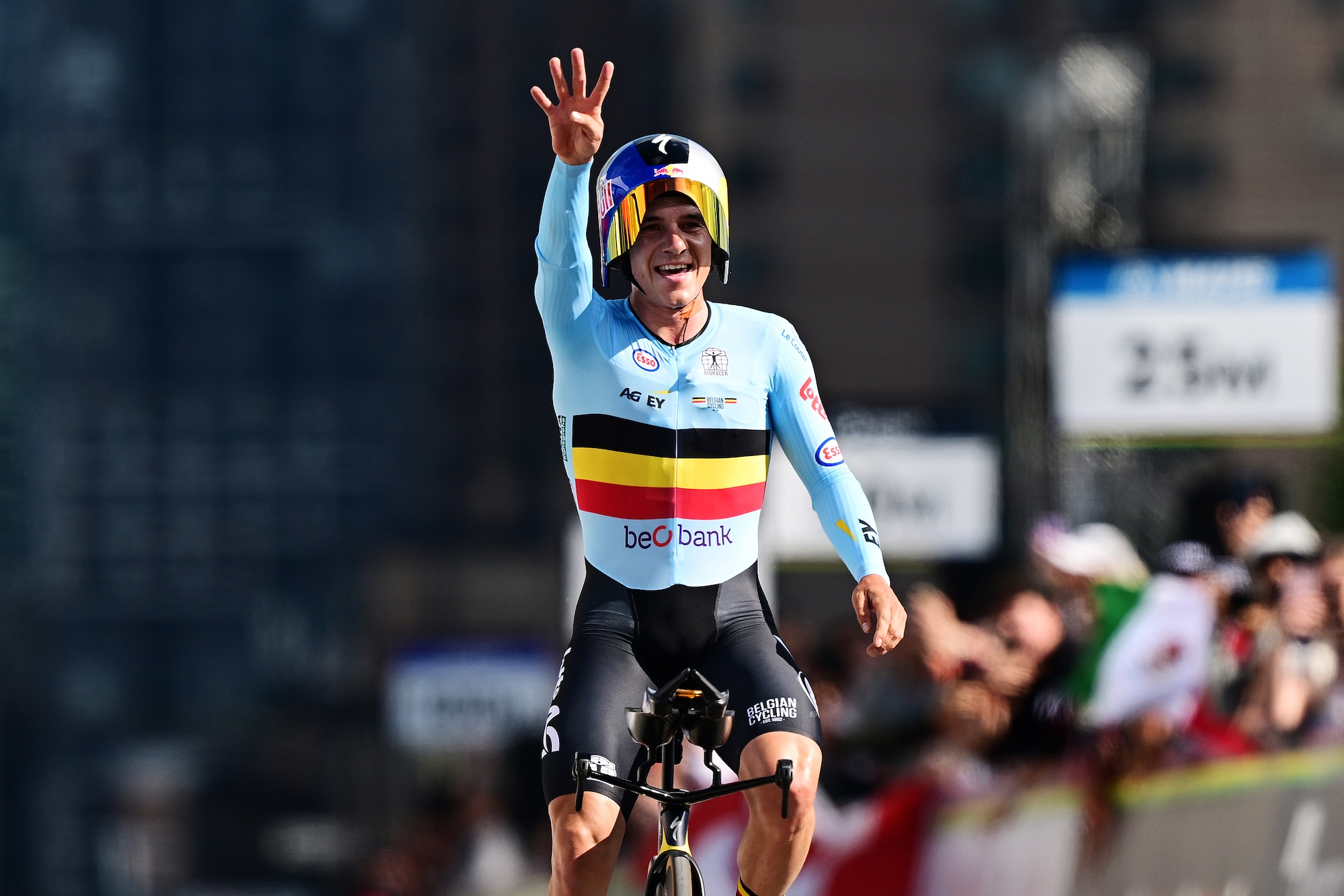 As it happened: Defending champion makes history at Road World Championships 2026 elite men's individual time trial